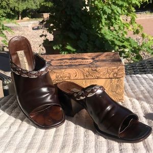 Brighton “Toxie” Brown slide on vintage sandal 9.5